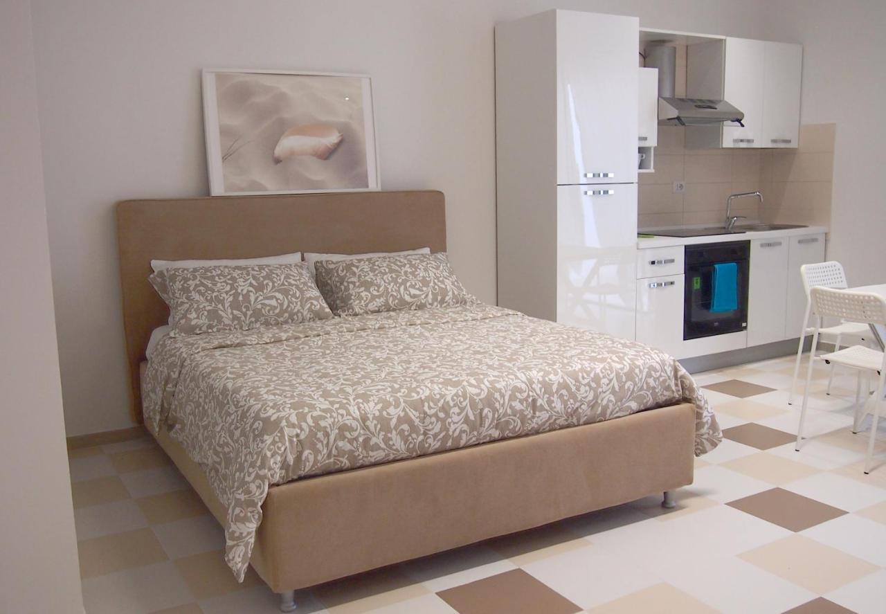 Le Rose Beach & Suites Appartamenti Fronte Mare A Villarosa Мартинсикуро Екстериор снимка