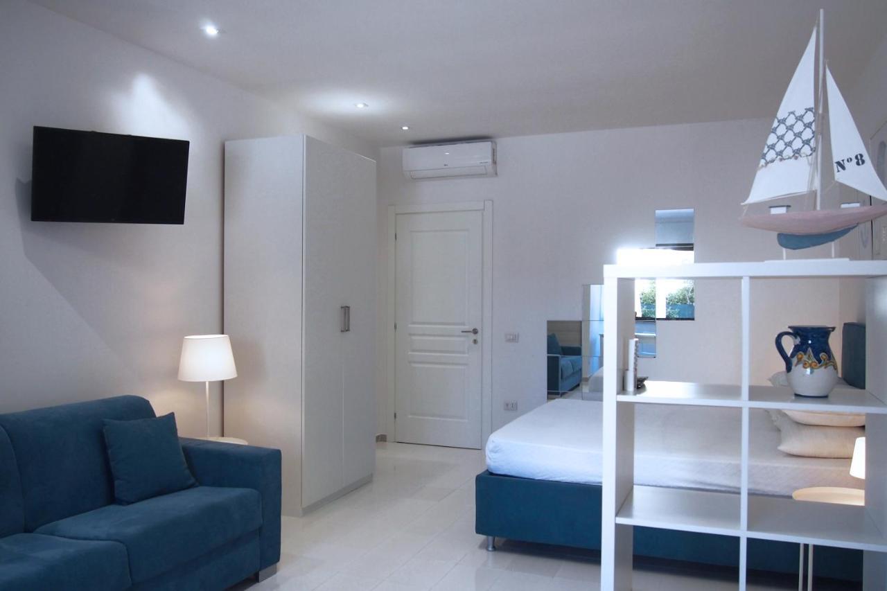 Le Rose Beach & Suites Appartamenti Fronte Mare A Villarosa Мартинсикуро Екстериор снимка